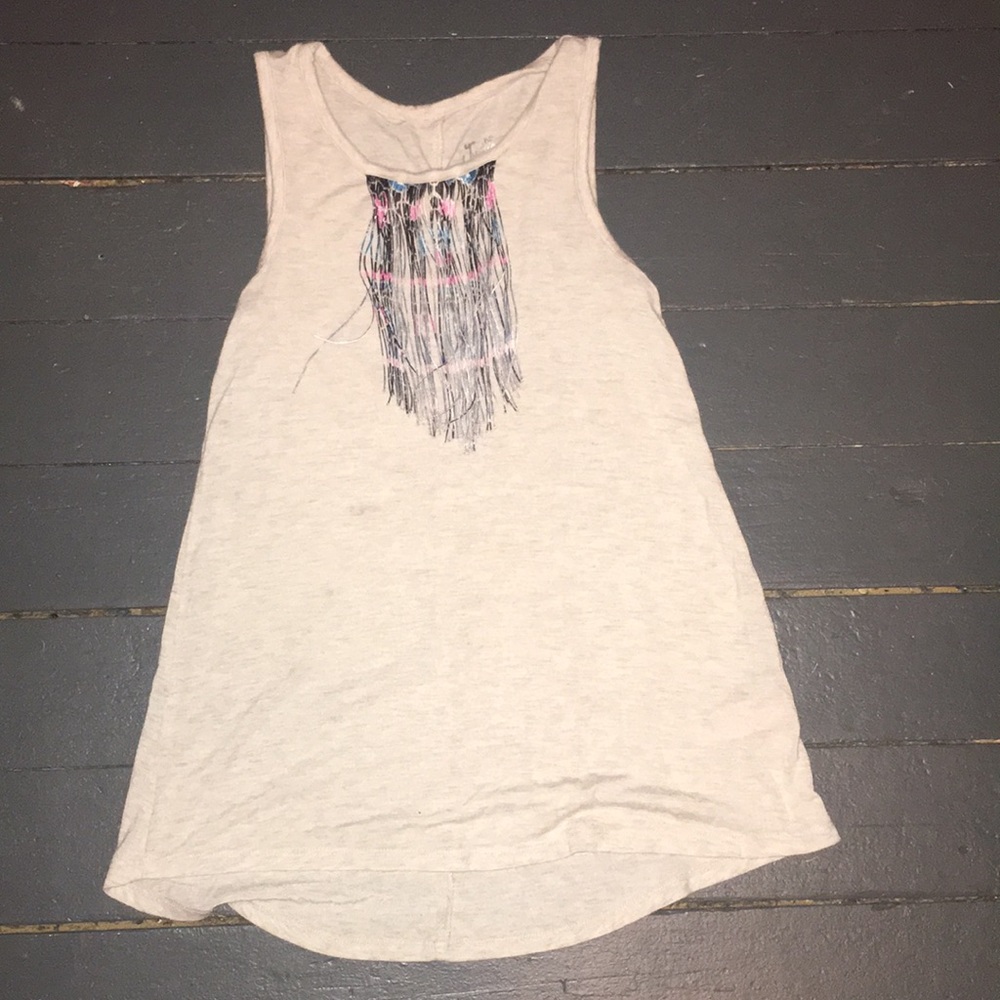 Tank top, that is very flowy.